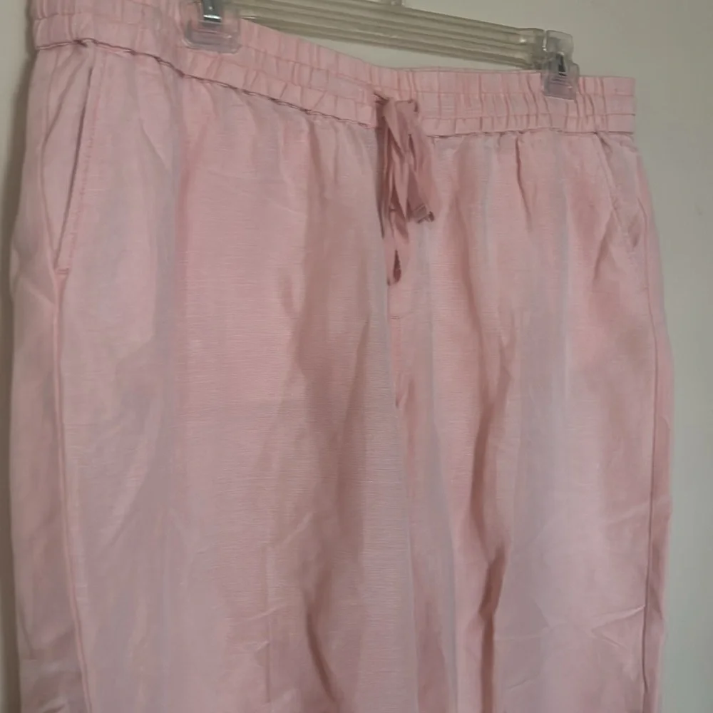 Lane Bryant Linen Ruffle-Hem Crop Peach Pants - Picture 4 of 10